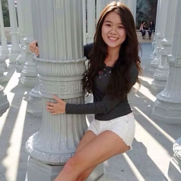 Meet your Posher, Monica - Picture 1 of 1